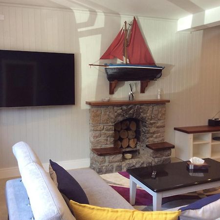 Roundstone Retreats Quayside Luxury Apt מראה חיצוני תמונה