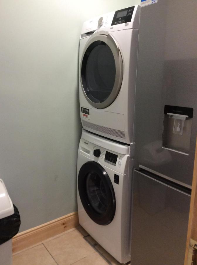 Roundstone Retreats Quayside Luxury Apt מראה חיצוני תמונה