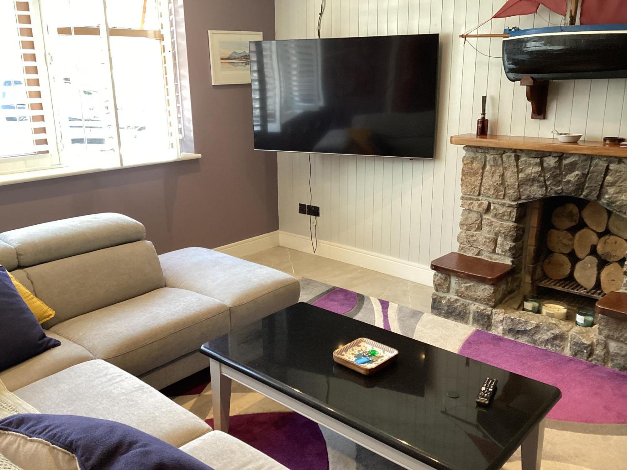 Roundstone Retreats Quayside Luxury Apt מראה חיצוני תמונה